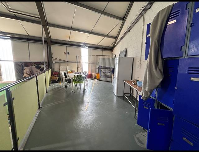 888M² WAREHOUSE TO LET IN BEACONVALE